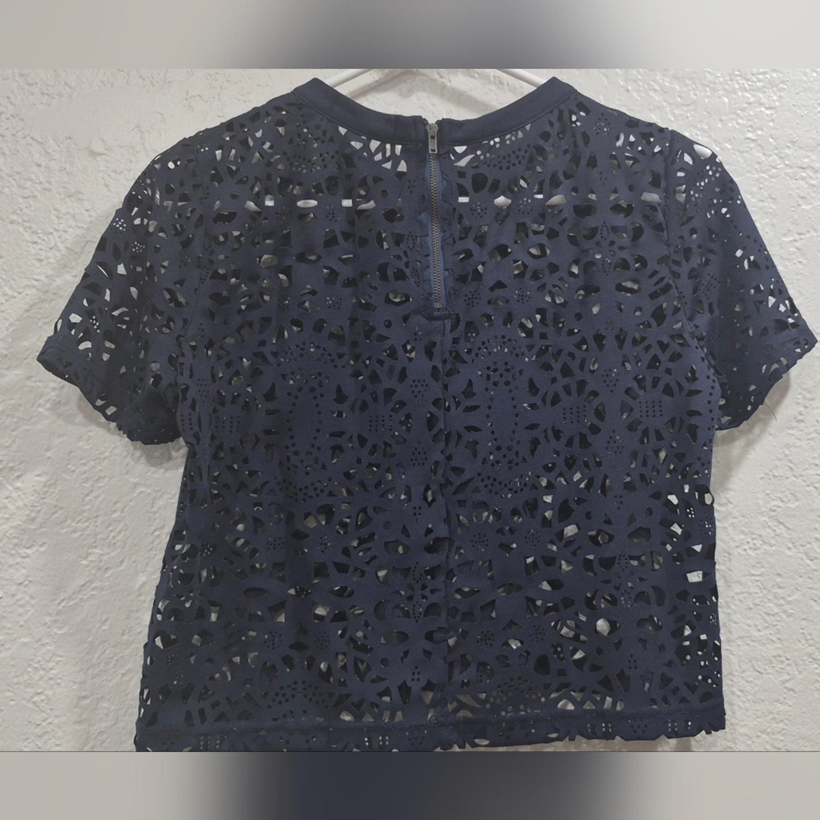 Azalea Navy Blue Eyelet Lace Floral Top Size S Back Zipper Short Sleeve — image 4 of 8
